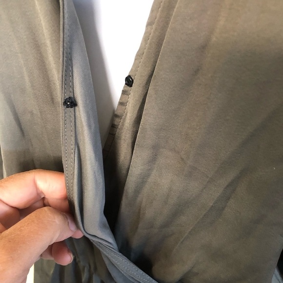 Lulu’s Woman’s Ain't It Grand Olive Green Satin Surplice Romper Size M/L - Picture 8 of 16